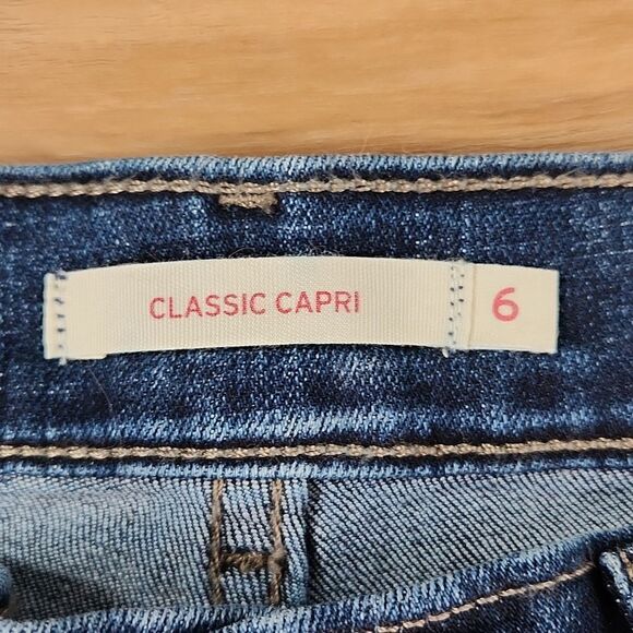 ☔️💜Levi's Blue Classic Capri Jeans Size 6 - Picture 11 of 12